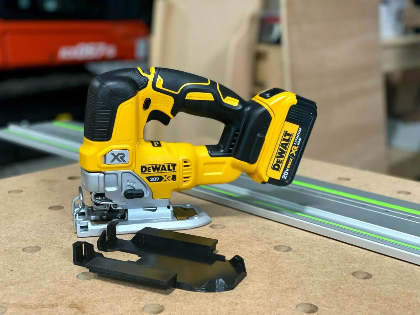 Dewalt Jig Saw Adapter for Track Saw Guide Rail ToolCurve