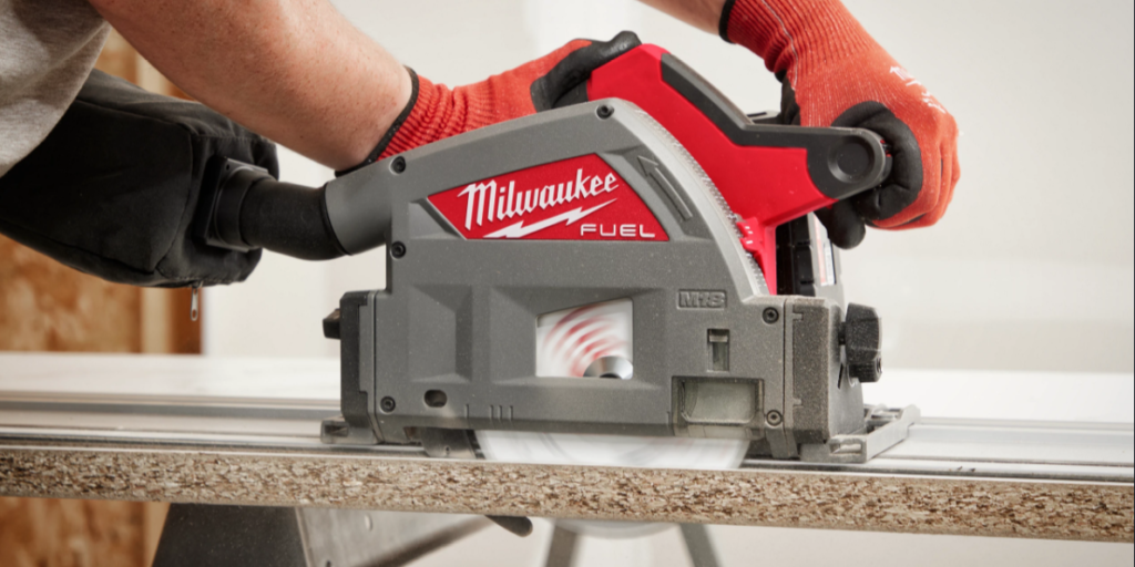 Milwaukee plunge deals saw cordless