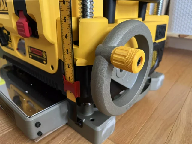 stubby handle crank for the Dewalt DW735 planer