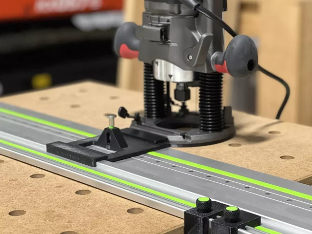 Make on center LR 32 pin holes with the plunge Skil router